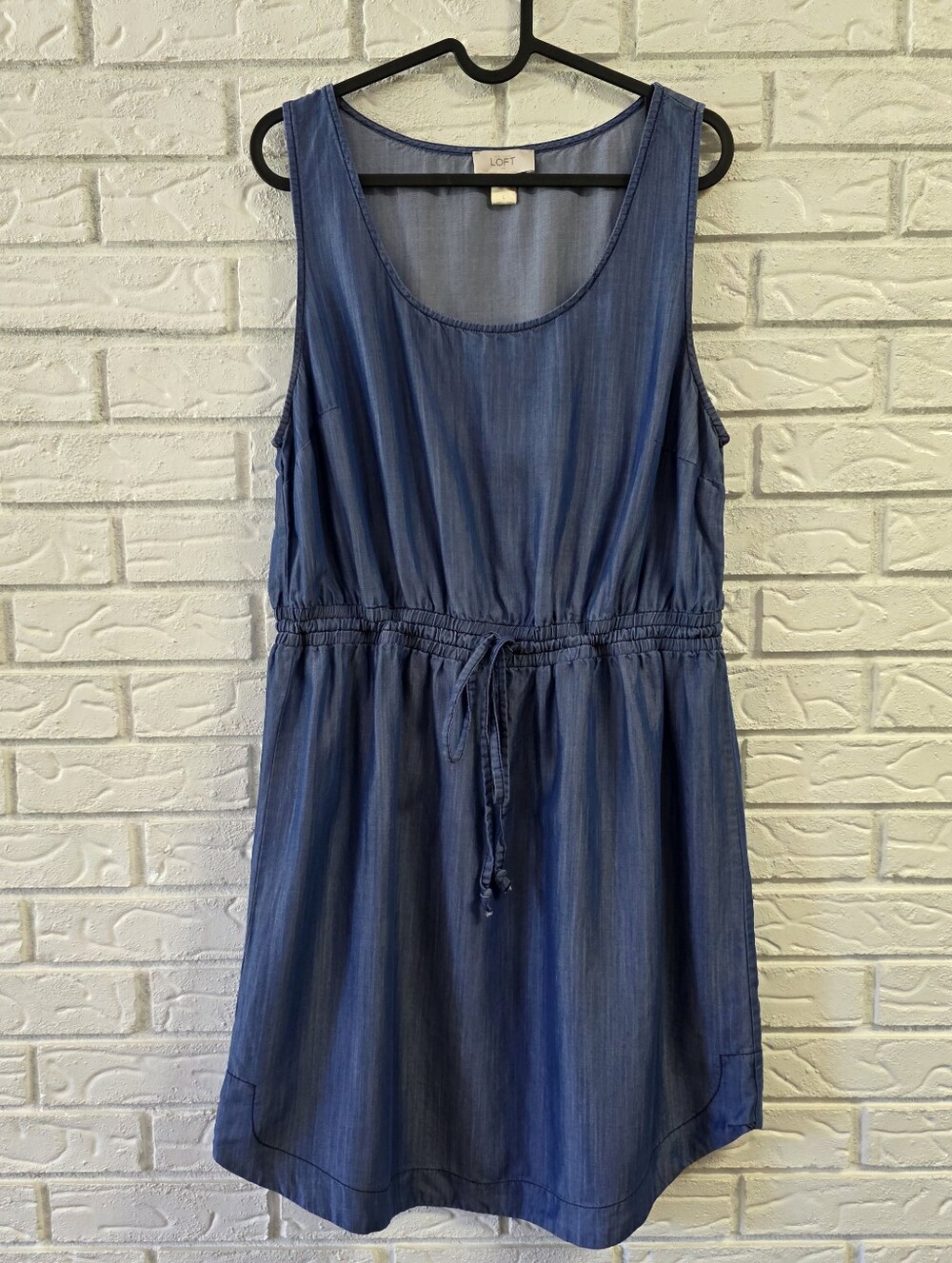 LOFT Sleeveless Chambray Dress EUC